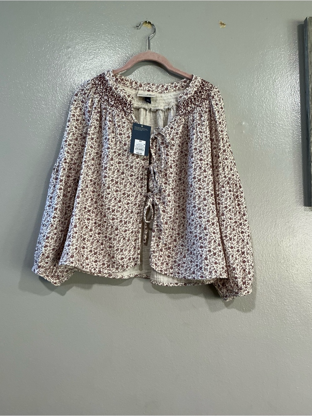 Women’s Raglan Long Sleeve Tie-Front Blouse.   Brown Floral.  XS - Picture 9 of 15